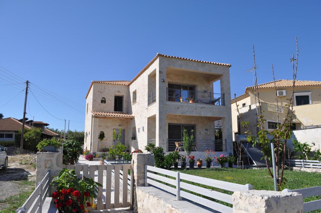Liri'S Apartments Kalamaki  Exterior photo
